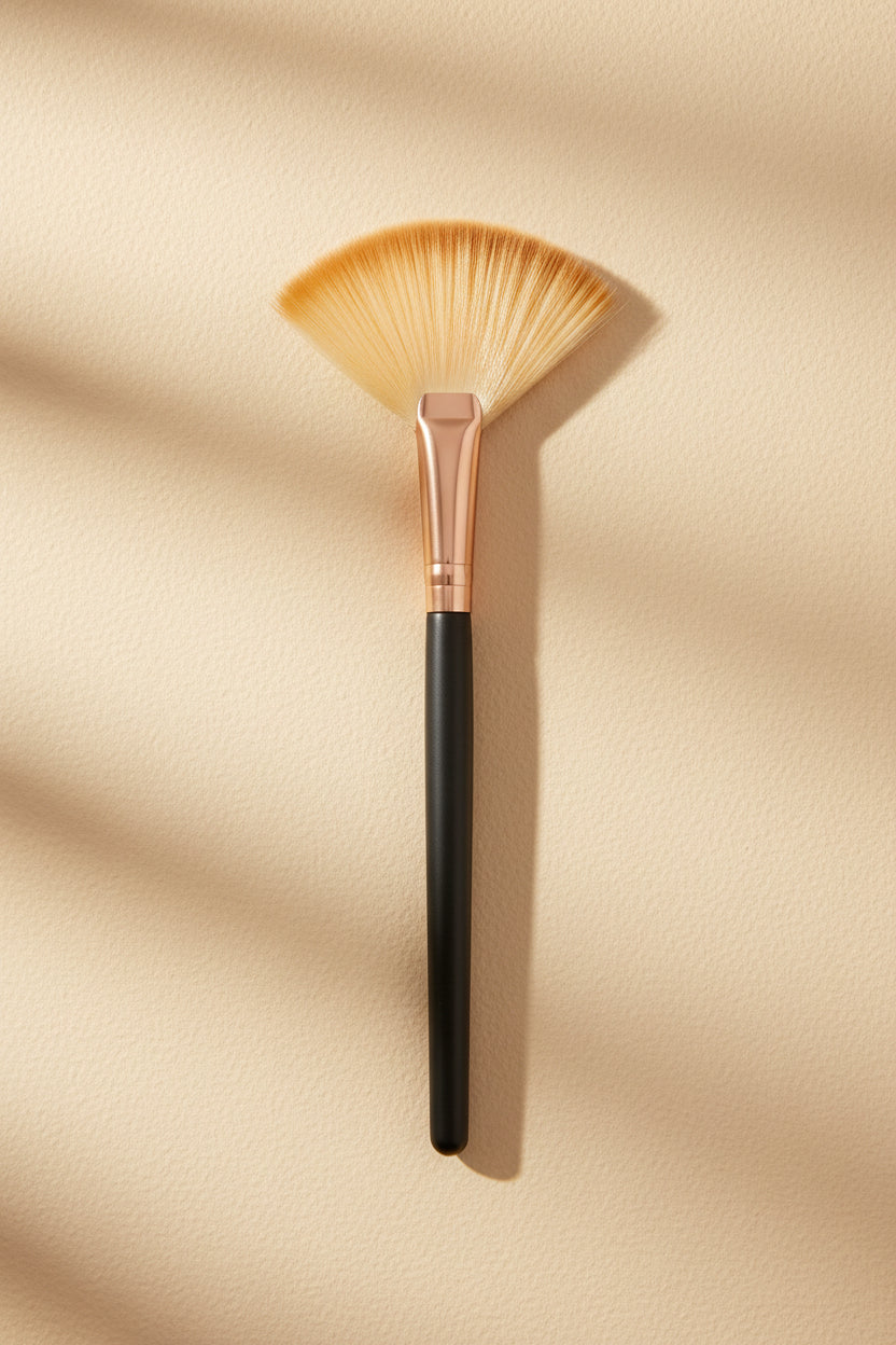 Fächerförmiger Make-up-Pinsel