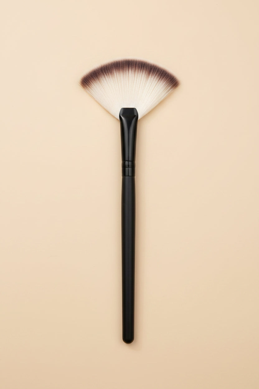 Fächerförmiger Make-up-Pinsel