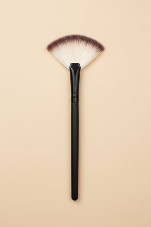 Fächerförmiger Make-up-Pinsel